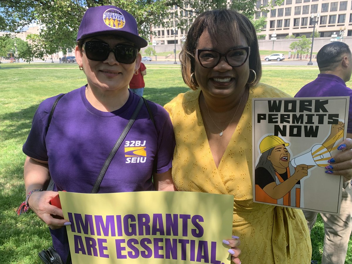 We're proud to stand with immigrant families & partners this #MayDay2024. Together, we're demanding the contributions of immigrant workers be recognized with protections. @POTUS, expand Temporary Protected Status to all qualifying countries, including 🇨🇩 🇸🇻 🇭🇳🇳🇮🇳🇵🇬🇹 #TPSjustice!