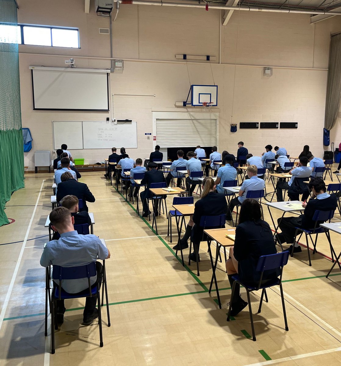 Year 10 GCSE PE pupils applying their knowledge and understanding in their assessment this afternoon. Opportunity to check their progress and learning! #StriveForSuccess #PracticeMakesProgress #Joesfamily