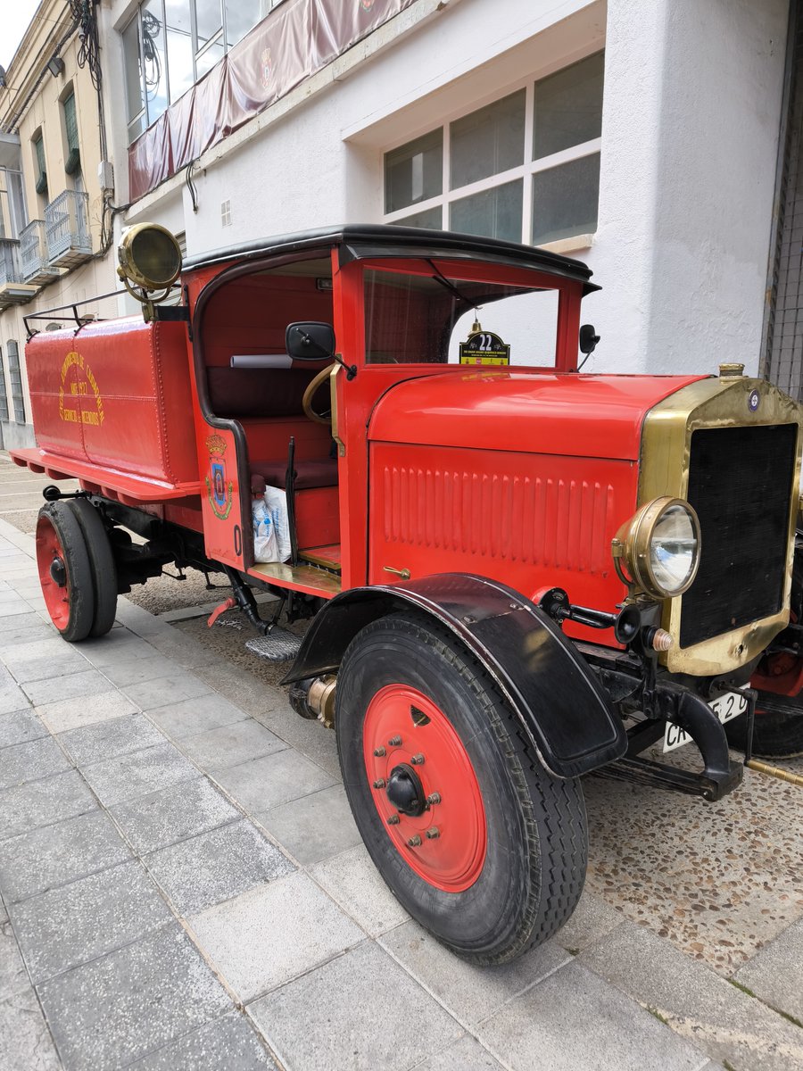 🗝️Inaugurado el XXX Rallye Turístico de Coches Antiguos, ruta Legado Quijotesco - Romano, que organiza el Club Vehículos Históricos de Ciudad Real.

👉Del 1 al 5 de mayo de 2024 comenzando en Ciudad Real, visitará Mérida y Guadalupe.