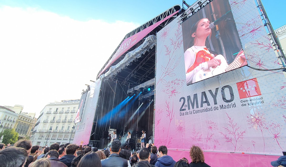 Mira chico... más música en las plazas... ¡más <a href="/Lisasinsonm/">Lisasinson</a> en los escenarios!