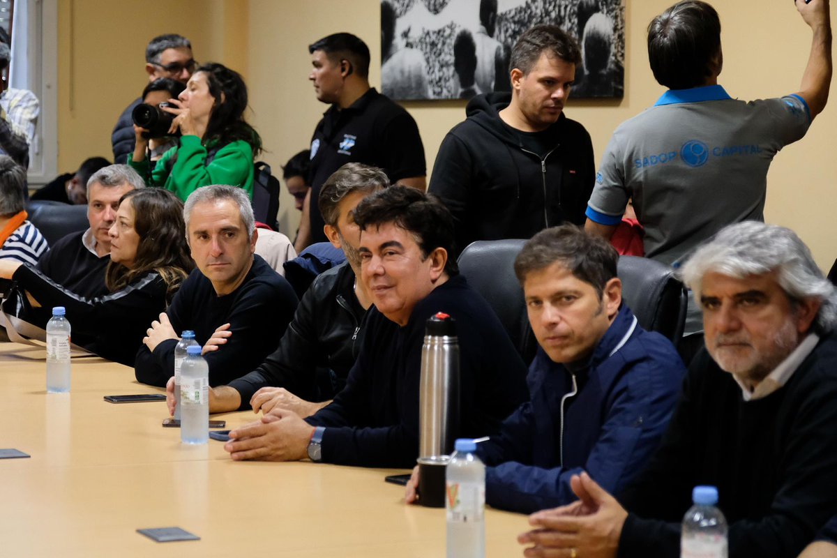 Acompañamos al Gobernador @Kicillofok en el encuentro que mantuvo con el Consejo Directivo de la @CGToficialok en el marco de la movilización del Movimiento Obrero por el Día del Trabajador.