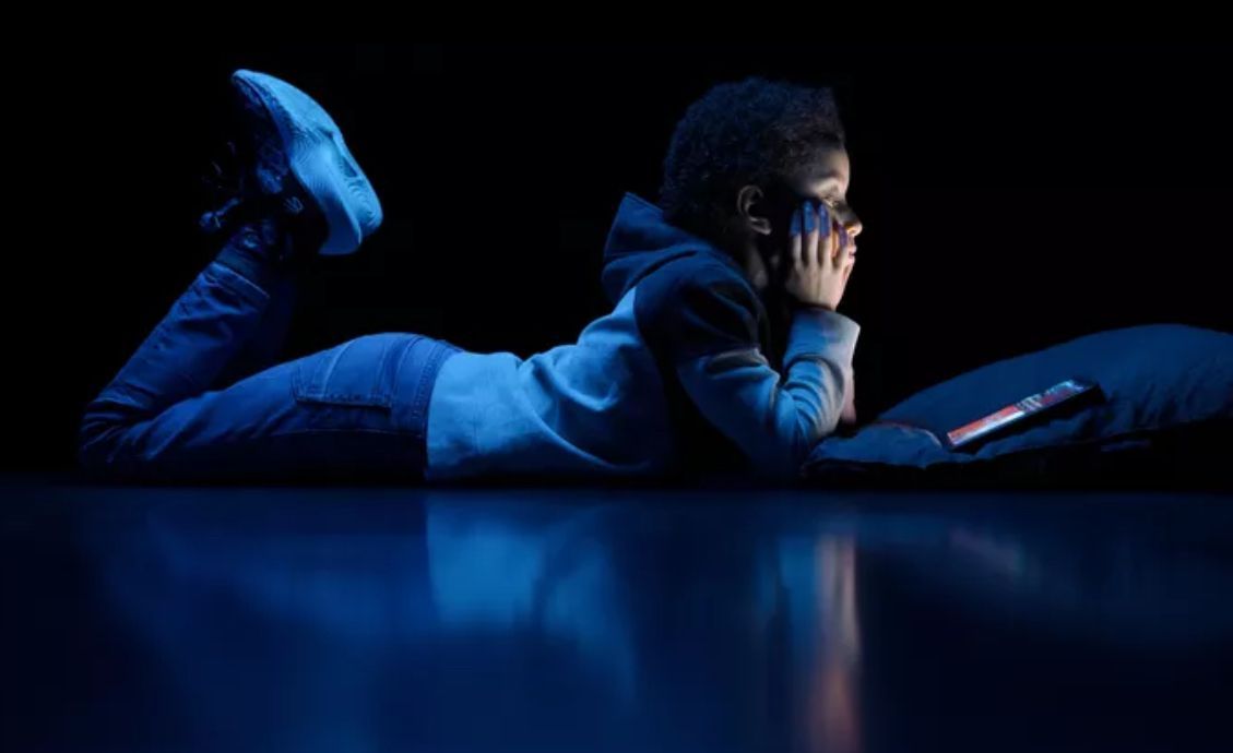 #Numerique 📲💻«Rompre la lune de miel avec le numérique» : un rapport recommande ➡️d’interdire les écrans aux enfants de moins de 3 ans ➡️De n’autoriser le portable qu’à parti de l’âge de 13 ans Qu’en pensez-vous ⁉️ buff.ly/4a004a3 v @lefigaro
