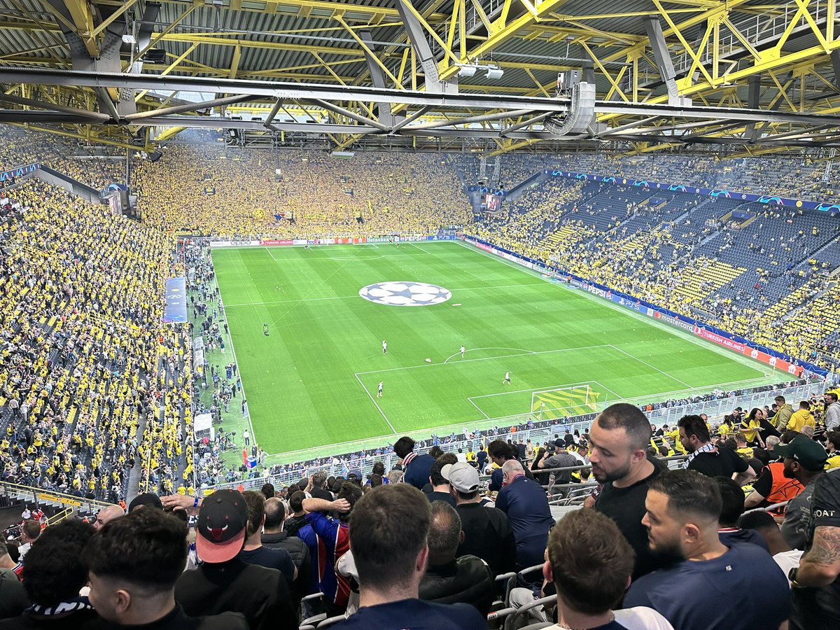 En place ! Ou que vous soyez, bon match à tous et à toutes ALLEZ PARIS ❤️💙