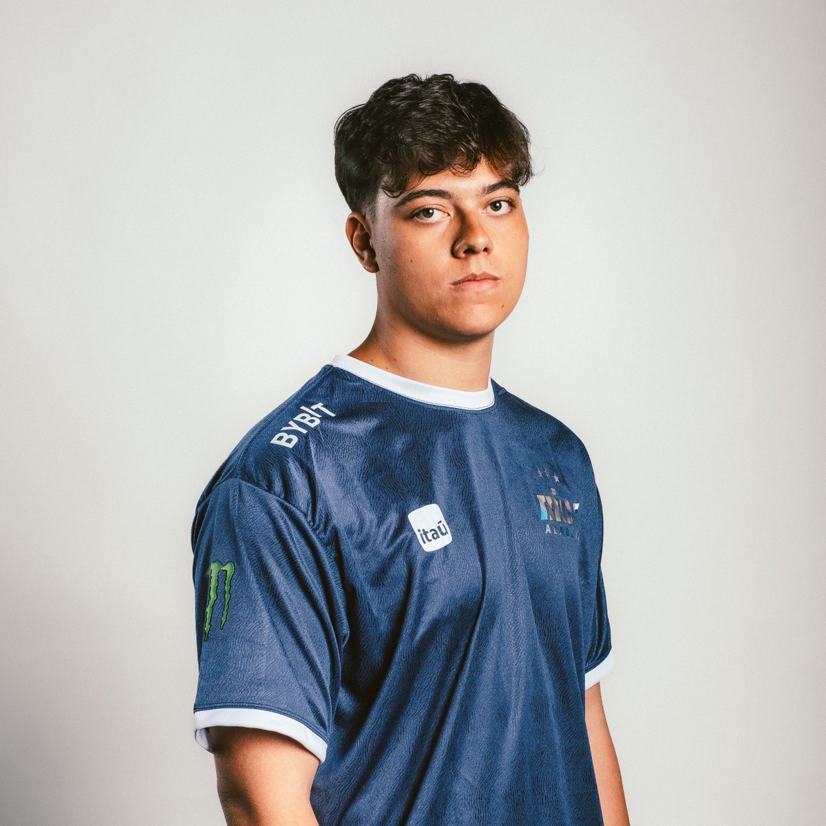 Quem é 'nicks', jogador que o FLUXO se encontra em negociações com MIBR Academy para substituir vsm, informa o @dust2_br. O jogador tem 18 (!) anos e é o principal destaque do MIBR Academy em 2024. Curiosidade: teve uma carreira notável no Fortnite com passagem por Cloud9.