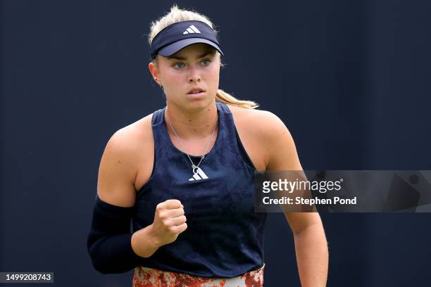 Wow what a win for qualifier Emily Appleton 🇬🇧. She defeats Katherine Sebov 🇨🇦 7-5 6-0 to reach the last 16 in W100 Bonita Springs Back up to 393rd in the live WTA rankings. Plays week in week out and nice to see some singles results to go with her doubles success 👏 👏