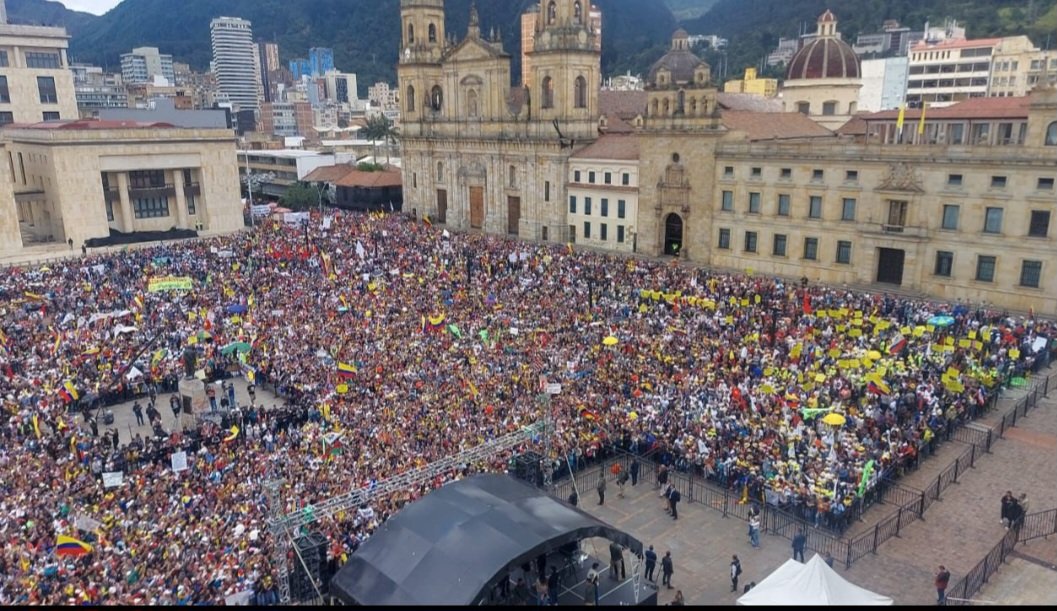 #MásUnidosConPetro Hoy tenemos esperanza en Colombia. #GraciasPetro @petrogustavo