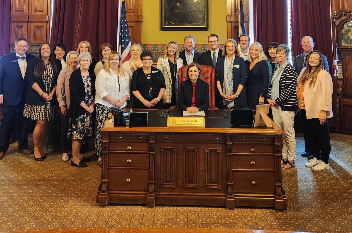 GOOD NEWS for helping moms in crisis/unplanned pregnancies! TFL joins @IAGovernor Kim Reynolds for signing of #prolife, #prowoman bill that prevents cities from zoning out shelters that aid moms in need. Sad this bill was ever needed, but glad its law! #ShesABaby #LoveThemBoth