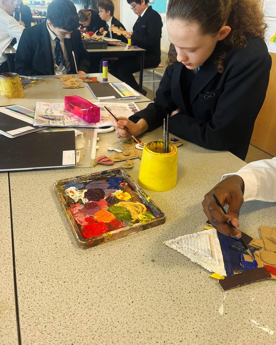 YEAR 7 ARTISTS 🧑‍🎨 Year 7 have been developing their colour mixing this week, as they painted their Hundertwasser houses! Miss Melling was very impressed with their excellent control of materials and a superb knowledge of colour theory 🎨 Well done Year 7! #WEAREBSCA #STRIVE