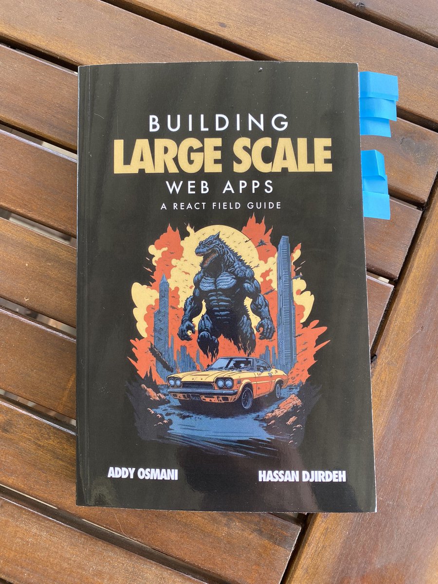 I finally got my copy of Building Large Scale web apps by @addyosmani and @djirdehh 🤩 I’m absolutely loving the book so far. I’m only a couple of chapters in, but I can already tell this is going to be one of my favorite reads of the year. Full review coming soon!
