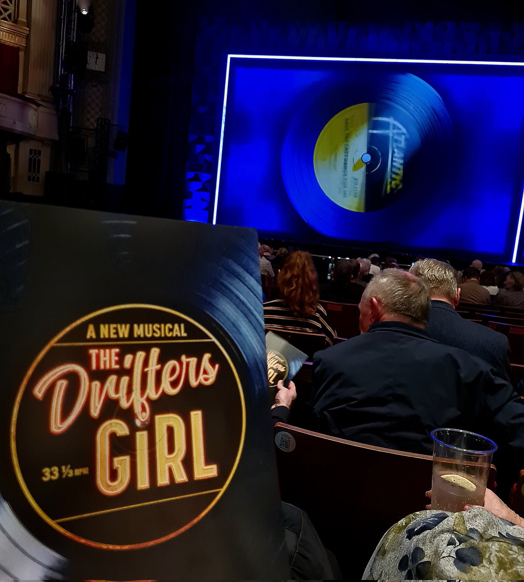 Show two, and it's back to #Edinburgh to catch @thedriftersgirl at the @edinplayhouse! Running until May 4th, now is your chance to catch the smash-hit show in #Edinburgh. 🎤