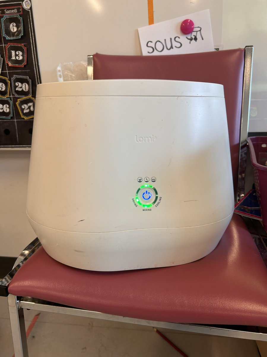 this week we have been using our school’s <a href="/GetLomi/">Lomi</a> LOMI to turn our food scraps into soil 🌱