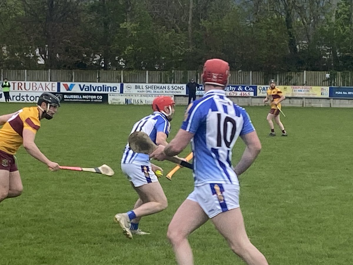 Iomáint Roinn 1 Baile Buadáin Naomh Éanna B 0-1 Craobh Chiaráin 0-1 tar éis 10 nóiméad.