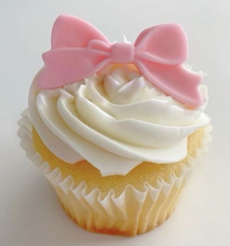 cute___dolly's tweet photo. pov   i   put   a   bow   in   my   hair:🎀 https://t.co/1HuGVTIzDn