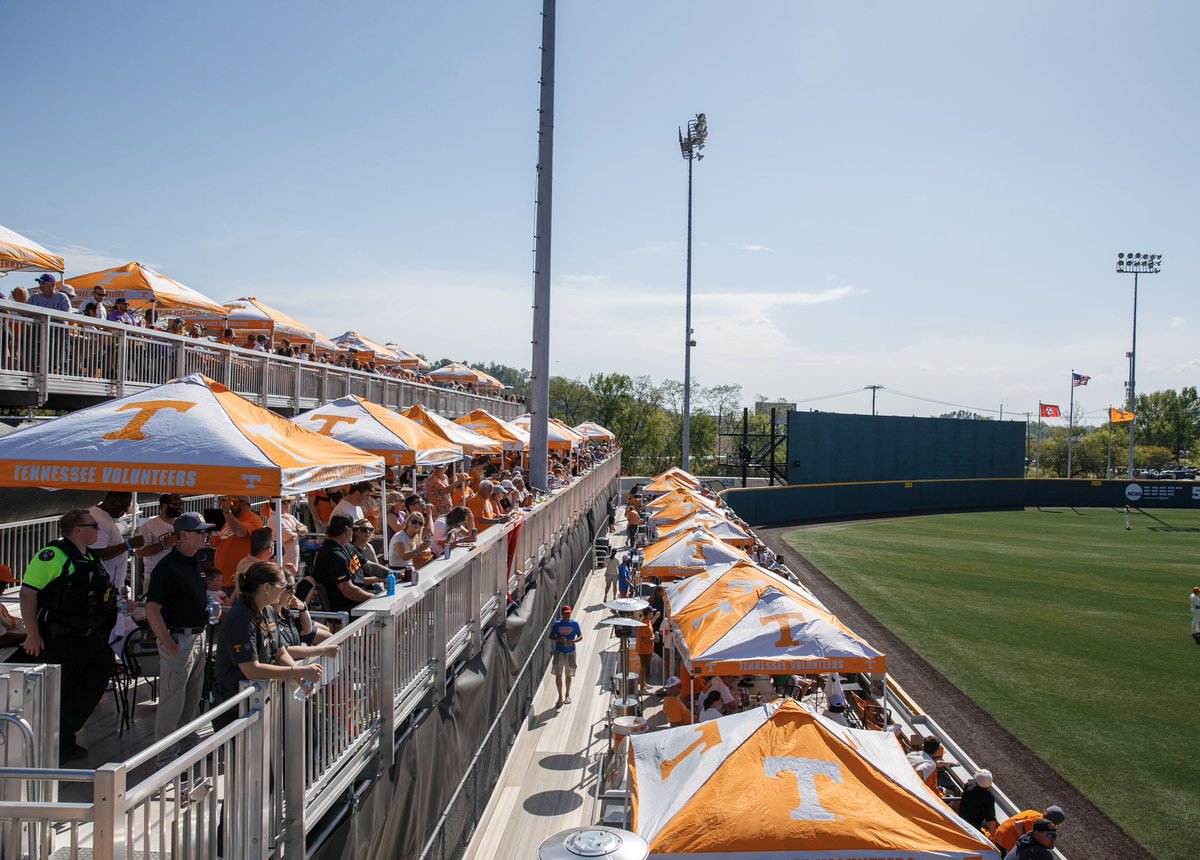 Big thank you to our friends at @logobrandsinc for supplying all the awesome Tennessee branded tents on the Porches this season! #GBO