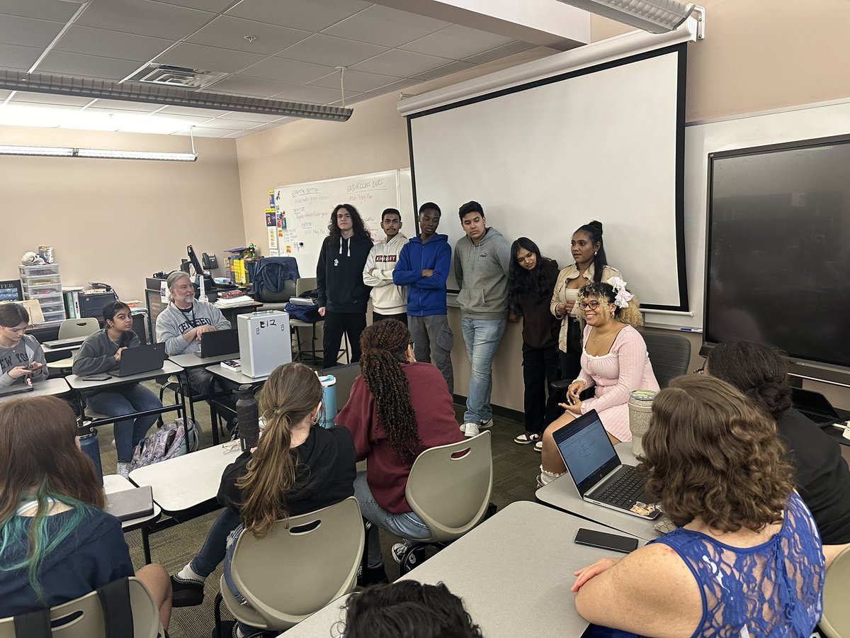 What an Exciting day at Center City! Career Services from SUNY Schenectady hosted a Monopoly game featuring trivia questions about various jobs and career fields. We also hosted a panel of 11th grade Smart Transfer students to answer questions about their experiences!