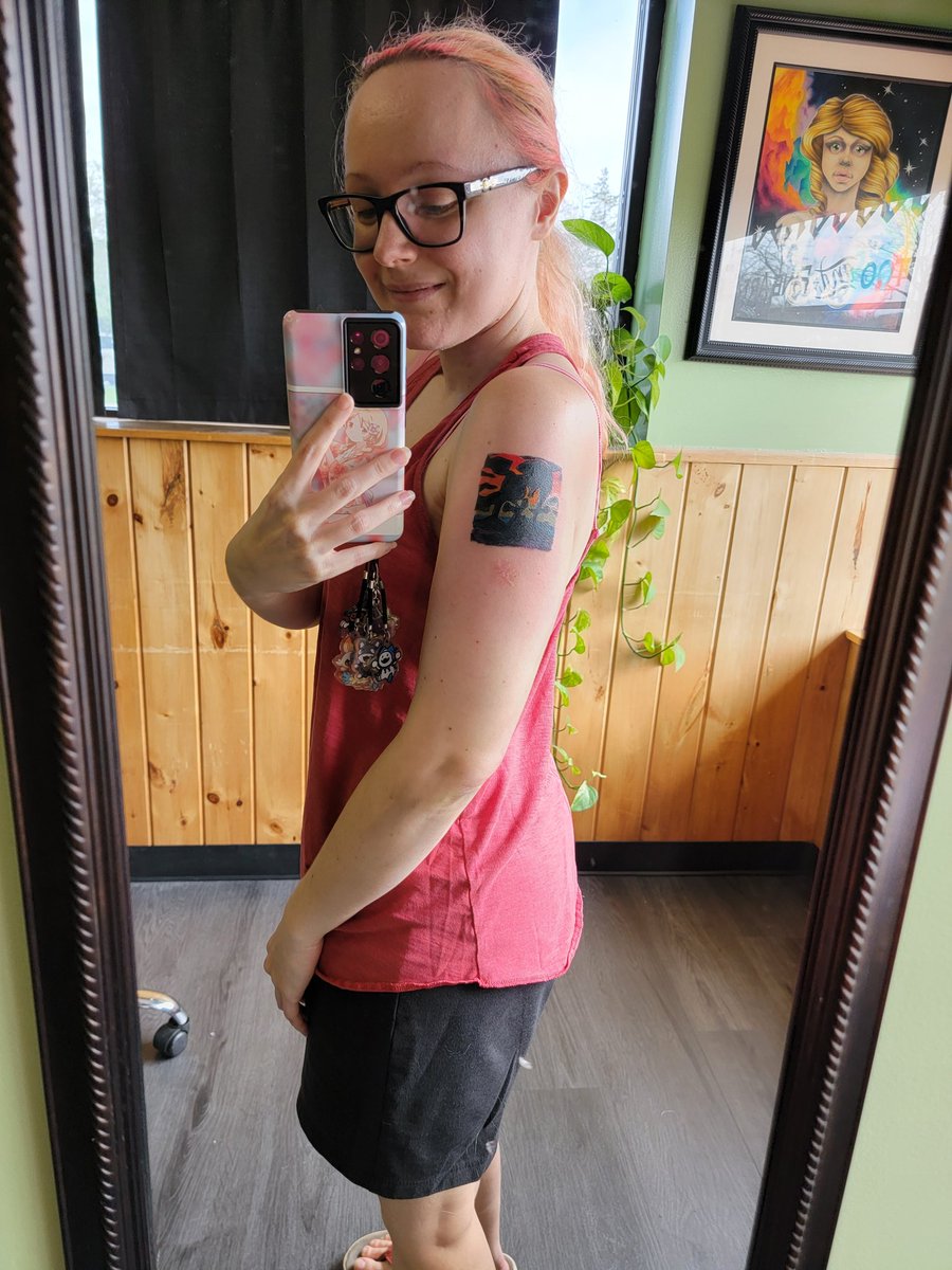 Respect the Funyarinpa. #ZeroEscape

I had another tattoo session yesterday with Odaku_Tattoo on Instagram! Ya boi is basically a walking pride flag at this point. 🏳️‍🌈💪✨️