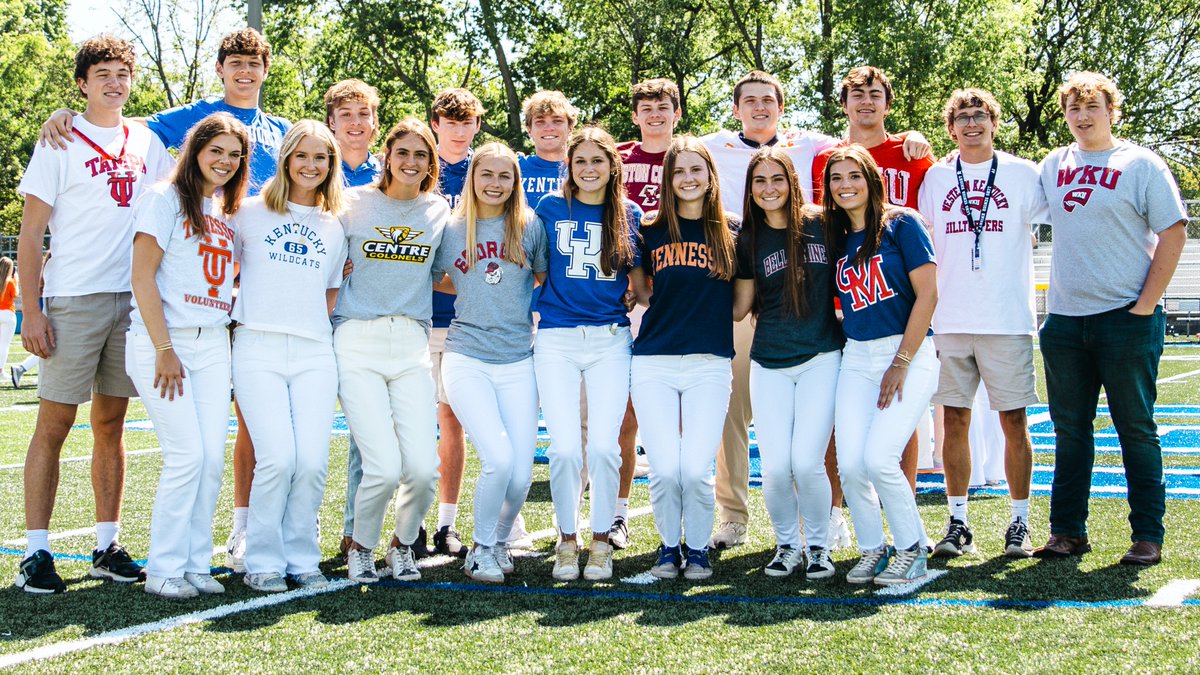 Senior College Shirt Day 🤩