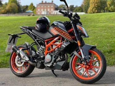 🚨STOLEN🚨 East Grinstead in the last 2 hours! 1/5 KTM Duke 125 reg LG72 PVL Contact @StolenSussex with any info - was seen being push down the road but nothing since @AboutEG @SussexTW @travelneek