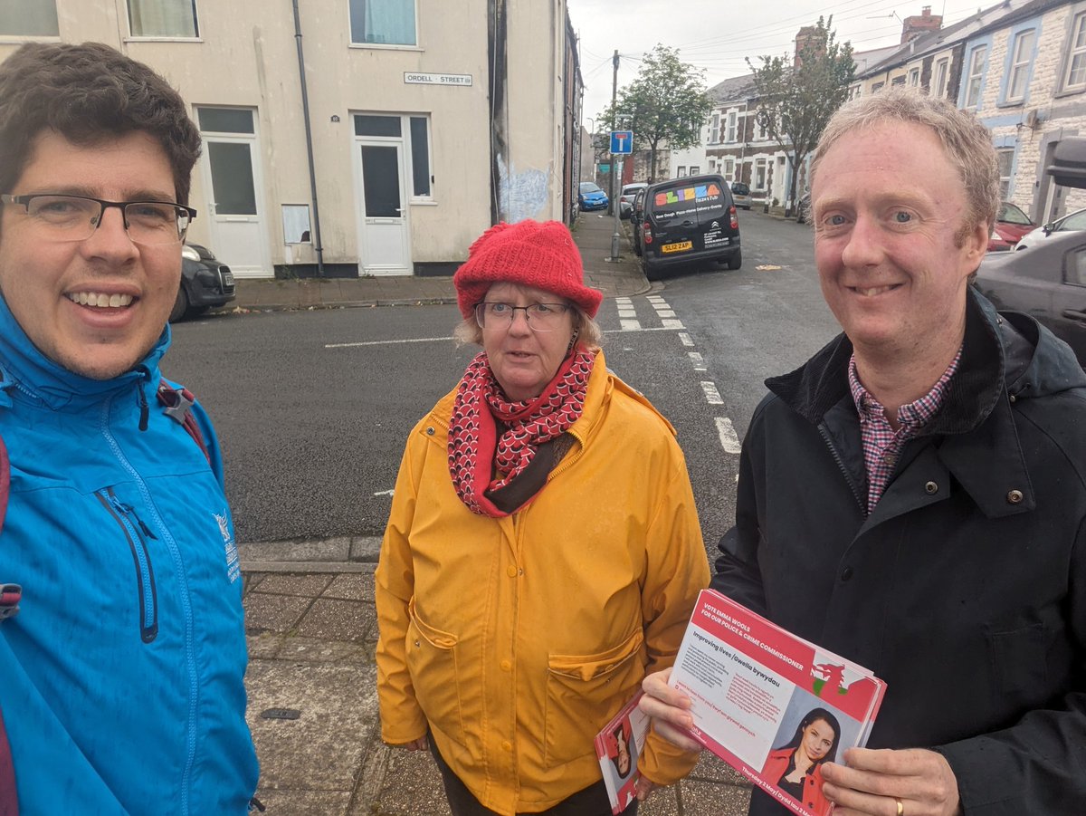 Good to be out in Splott this evening reminding people about the #PCC Police and Crime Commissioner elections tomorrow. For South Wales Police, @WelshLabour's @Emma_Wools is the outstanding candidate. Polling stations open 7am-10pm, but remember you will need ID to vote.