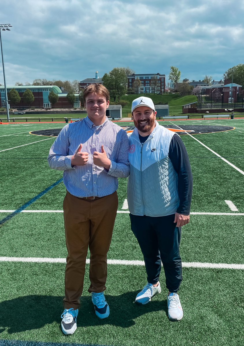 Thank you @Coach_Sets @CoachDunbar_ @SATigerFootball players @SuffieldAcademy students and faculty for a great visit! I feel blessed for the opportunity!