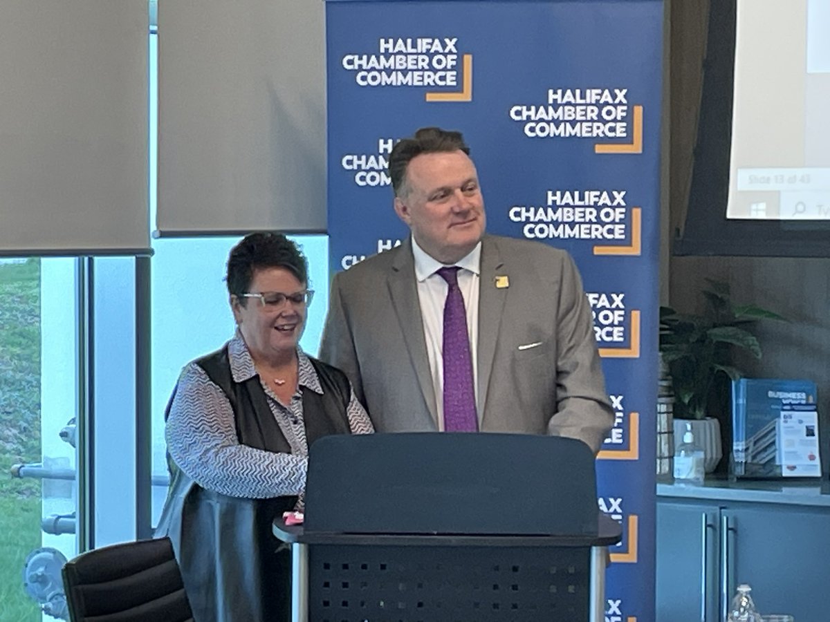 Today, I performed the Oaths in Office for @halifaxchamber incoming Chair, Ann Divine & Vice Chair, Joanne Bernard. Congratulations to these exceptional leaders. Thank you to the Chamber for their business advocacy focusing on enhancing economic growth in Halifax.