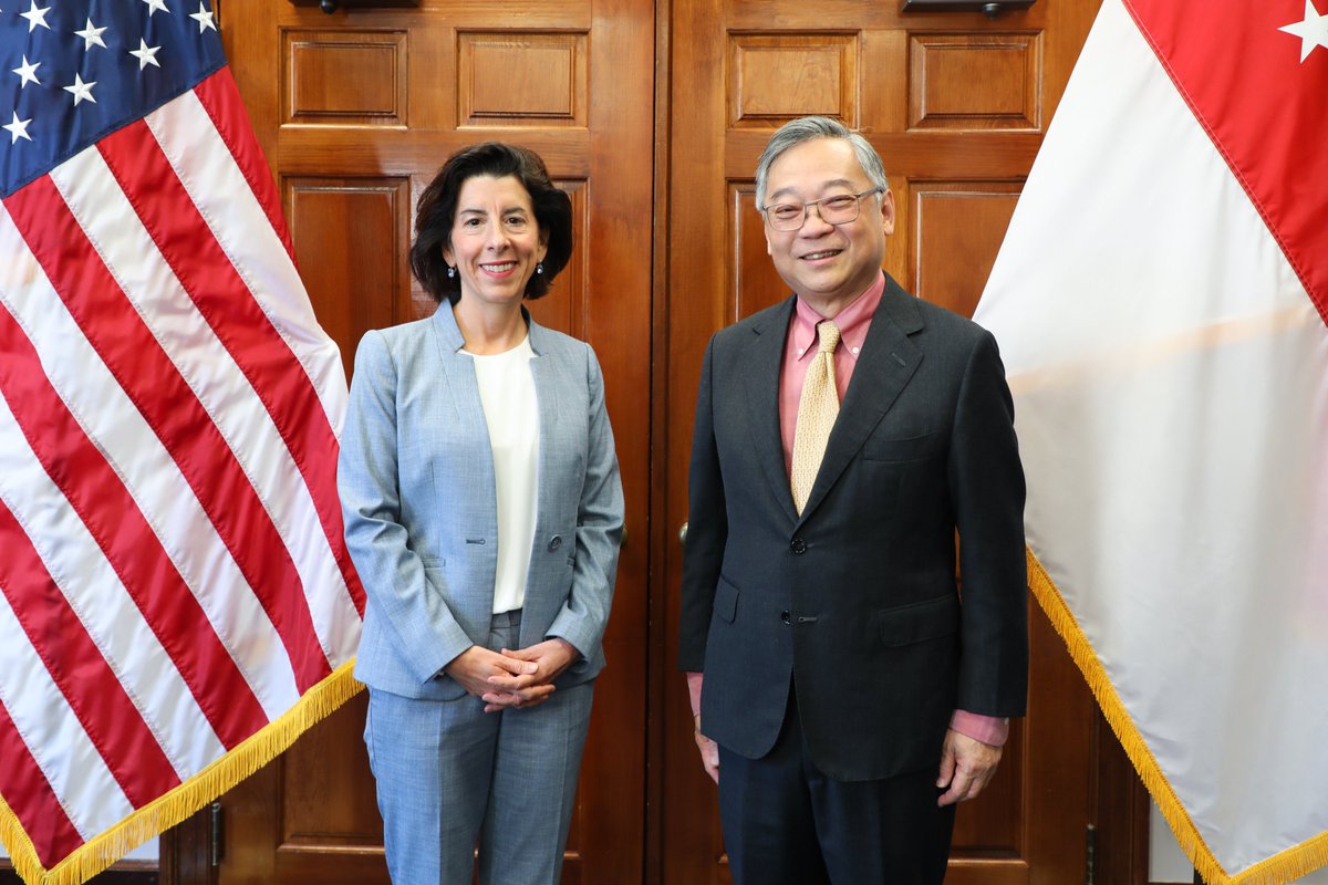 On Monday, I met with @MTI_Sg Singapore Minister Gan Kim Yong. We reaffirmed our commitment to advance bilateral & regional commercial cooperation through the 🇺🇸-🇸🇬 Partnership for Growth & Innovation and IPEF. commerce.gov/news/press-rel…