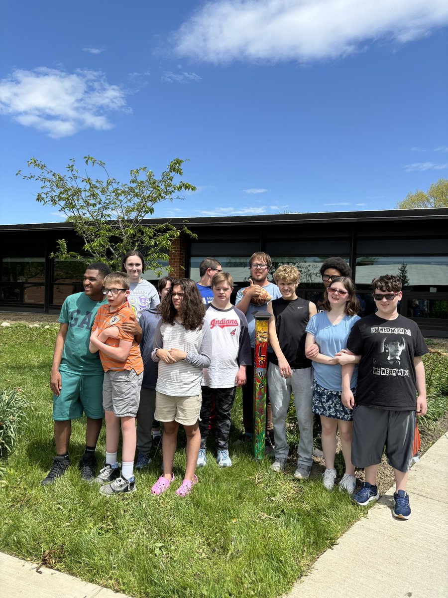 Science classes used their green thumbs over at Evamere today and gave a Peace Post for garden art