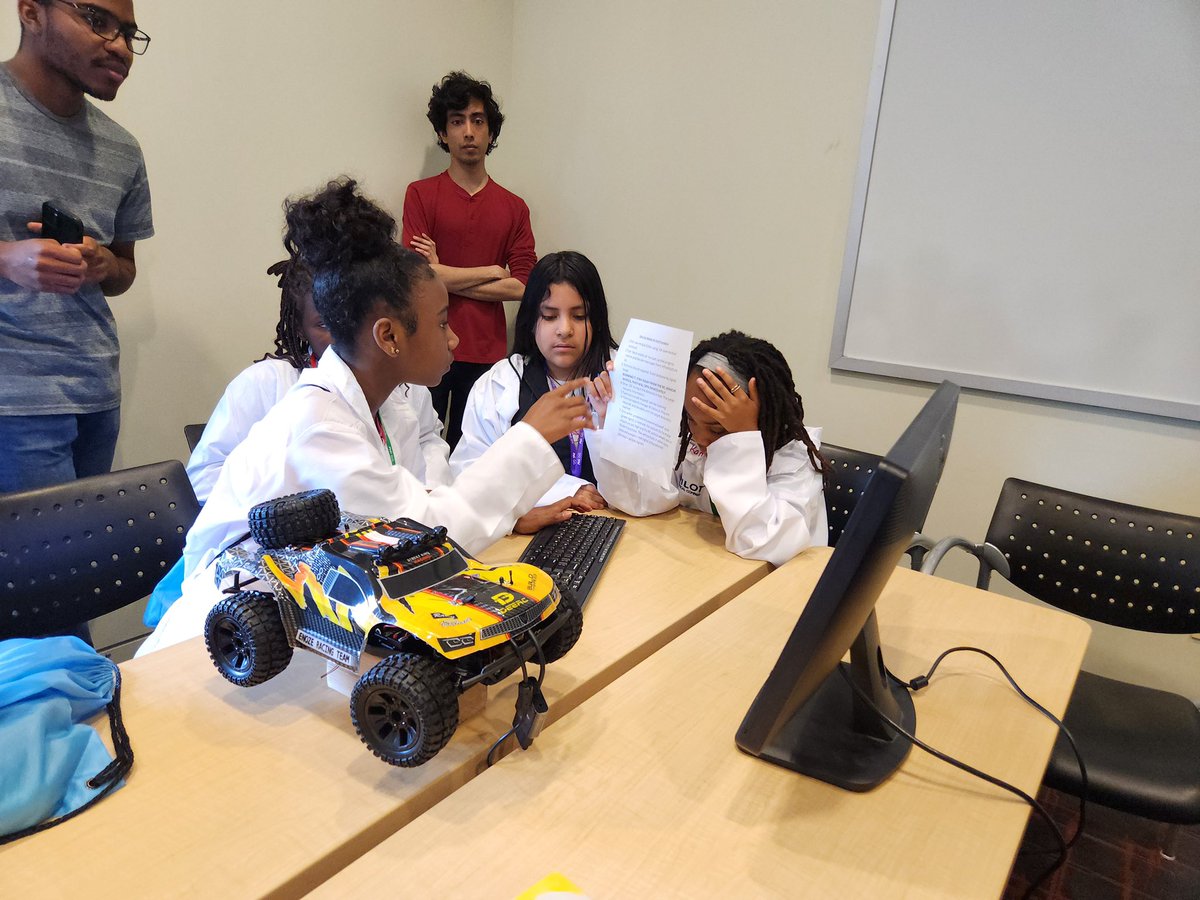 Our partners from @uofcincy and PIE led two activities from the DriveOhio Educator Toolkit during the Girls in STEM event. Hosted at UC by the Greater Cincinnati STEM Collaborative, students experienced hands-on STEM education involving CV and AV activities. #WorkforceWednesday