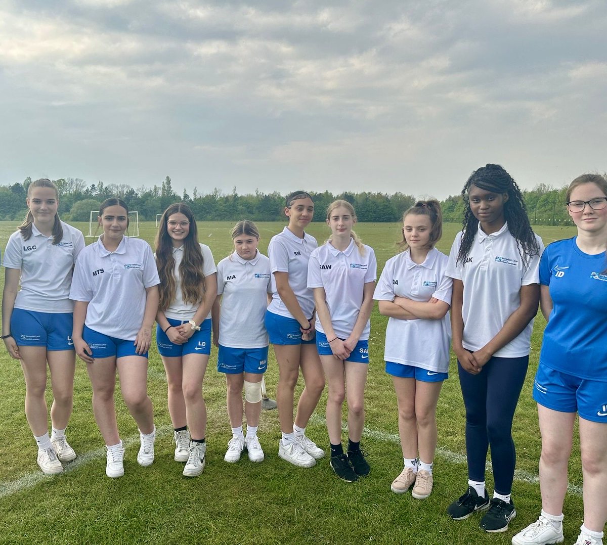 A huge well done to our Year 9 Rounders squad who had their first league fixture of the season this evening!

Our girls winning the game 15.5 - 13.5 against <a href="/hazeleyacademy/">@hazeleyacademy</a>. Well done to the whole squad! #SHLASport 👏🏼⚾️