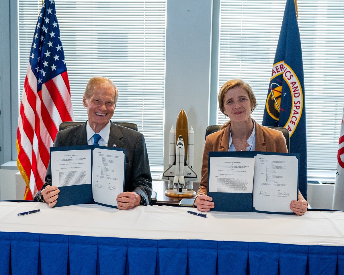 This #SpaceDiplomacyWeek, we’re celebrating @SERVIRGlobal, a joint partnership between @NASA and USAID which helps communities address environmental challenges w/the use of Earth-observing satellites. Learn more here: servirglobal.net #SpaceForAll