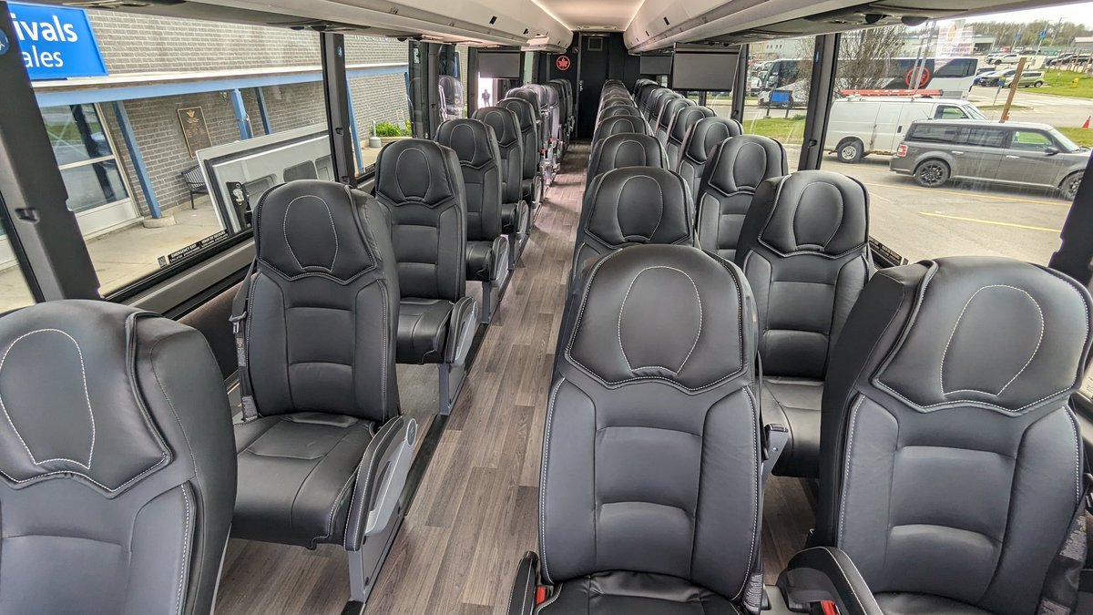 A new shuttle service to & from Pearson launched this afternoon at @FlyYKF. @AirCanada now offers their customers six round trips daily from Waterloo on a single itinerary combining the bus with their flight at YYZ. 🚌✈️