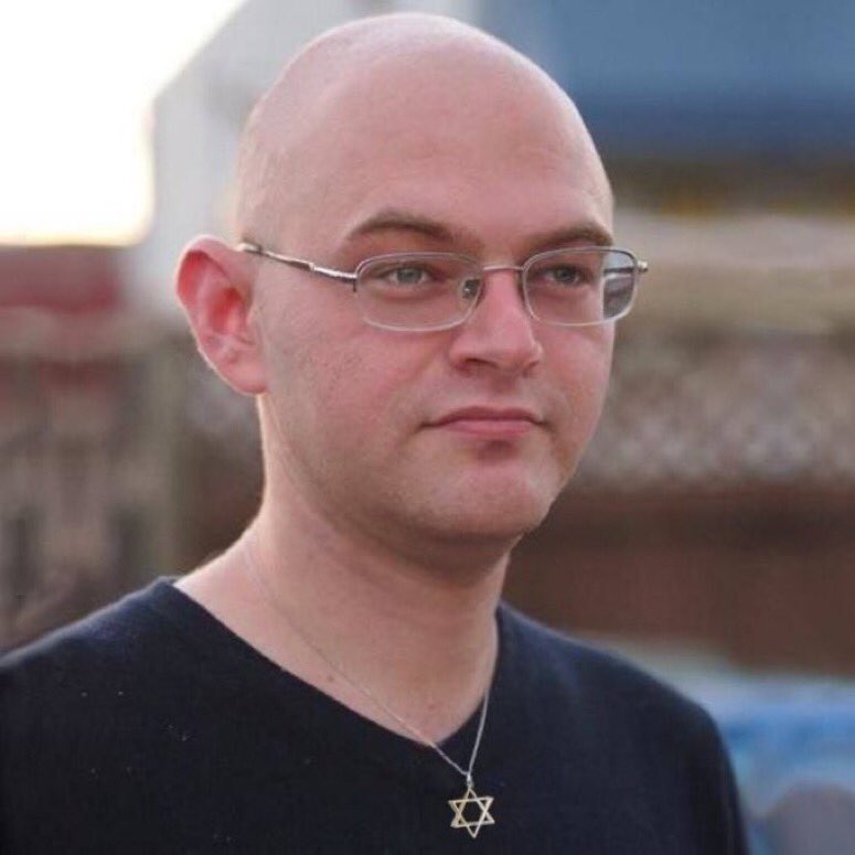 Reminder that the guy behind this account has literally been outed as a bald, weird looking jew