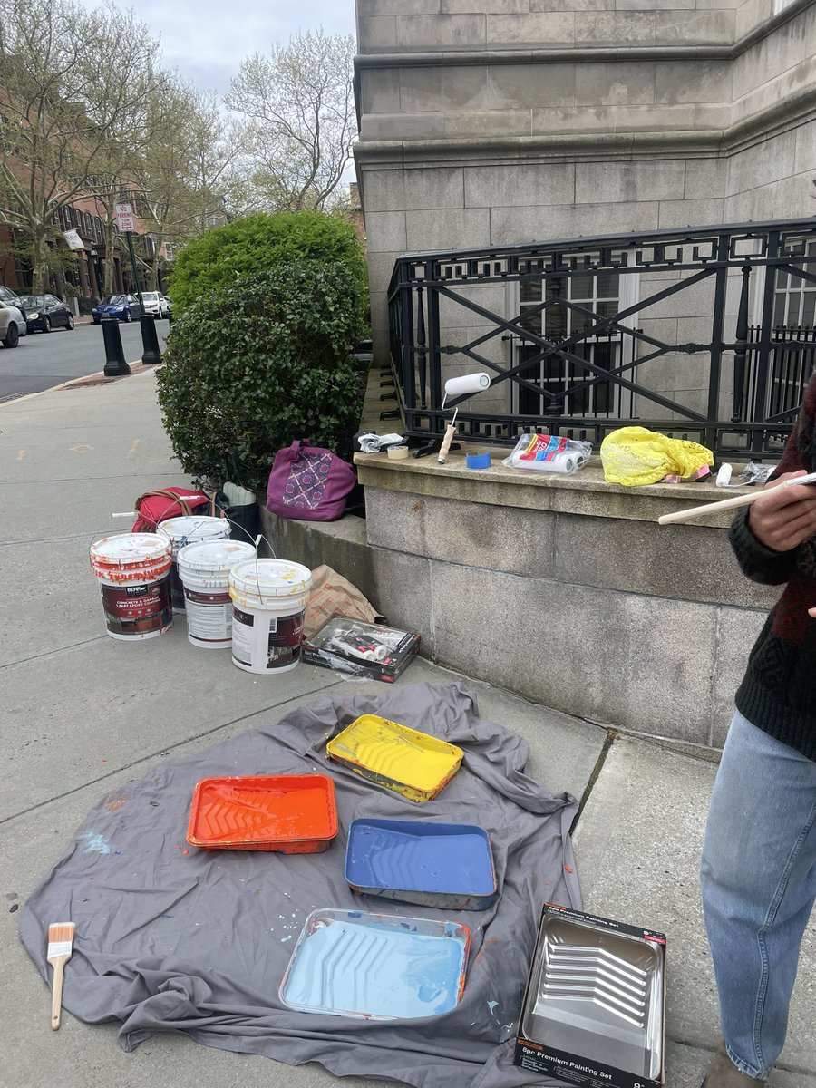 bumproject's tweet image. We’re live from the corners of Benefit and College Streets with our last painting session this semestre!