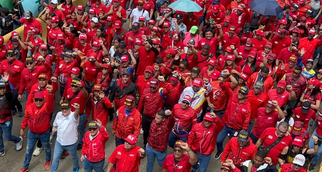 Trabajadores del @SENIAT_Oficial celebran su día junto al pueblo venezolano, apoyando al Pdte. @NicolasMaduro. #MayoDeTransformación