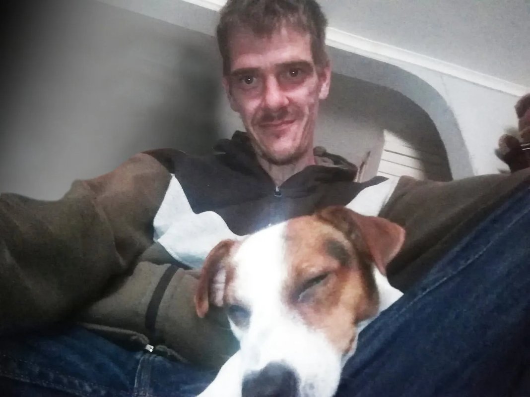 Heartbreaking: Johnathan Ellerington, who chose not to abandon his dog Teddy, tragically died of heroin toxicity on a Hull street despite efforts to find them shelter. #HomelessnessAwareness