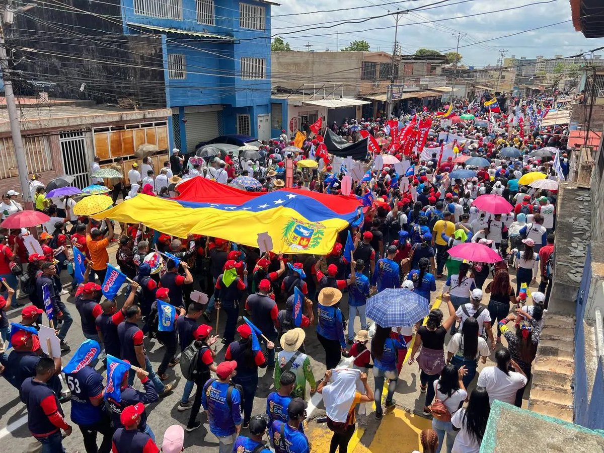 La fuerza trabajadora de Guayana, nuestra clase obrera salió a la calle porque ¡Estamos resteados con la revolución y con el presidente @NicolasMaduro! Esta es una demostración más que con Venezuela no podrán y desde aquí exigimos #BidenLevantaLasSancionesYa…