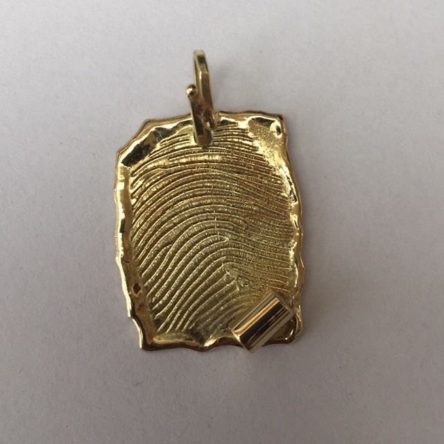 i little obsessed with finger print pendant concept