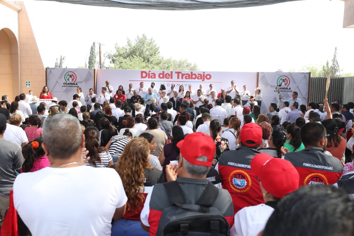 En el marco de la conmemoración por el Día del Trabajo, junto al presidente del @PRICoahuila, Carlos Robles Loustaunau, entregamos reconocimientos “Nuestro Orgullo” a sindicalistas y trabajadores destacados de diversos sectores y organizaciones.