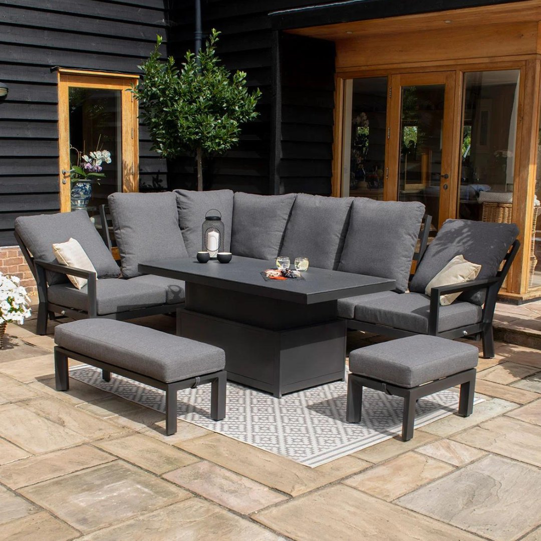 Maze Manhattan Reclining Aluminium Corner Dining Set with Rising Table- £ 4,349.00 🖤

We love the reclining feature on the sofa’s end seats and the low-fuss maintenance this set requires.

🛒gardenfurniture.co.uk/product/maze-m…

#luxurygarden #garden #outdoorfurniture