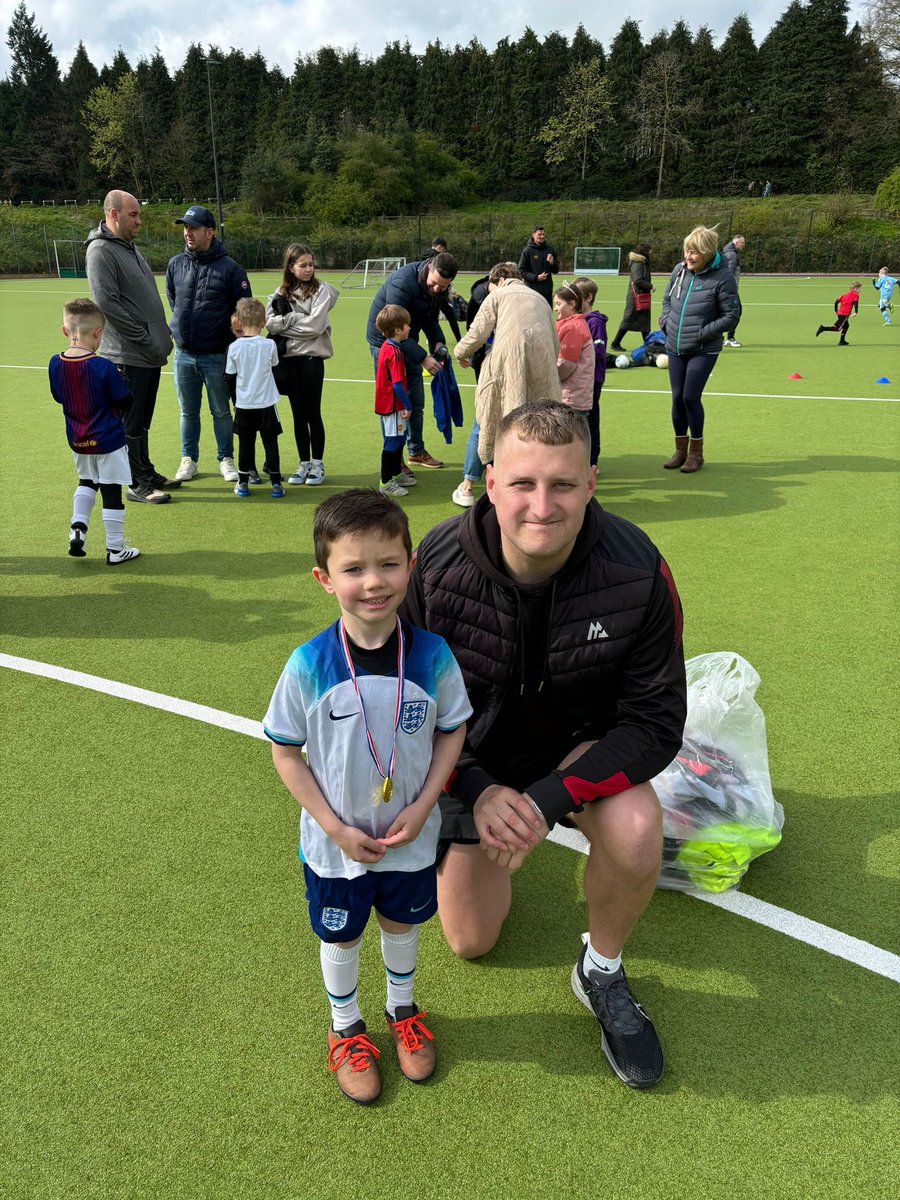 Thrilled to be name Jacob as Shelley Stars Player of the Week for his debut goal in the under 6s! 🌟#PlayerOfTheWeek #DebutGoal #ShelleyStars