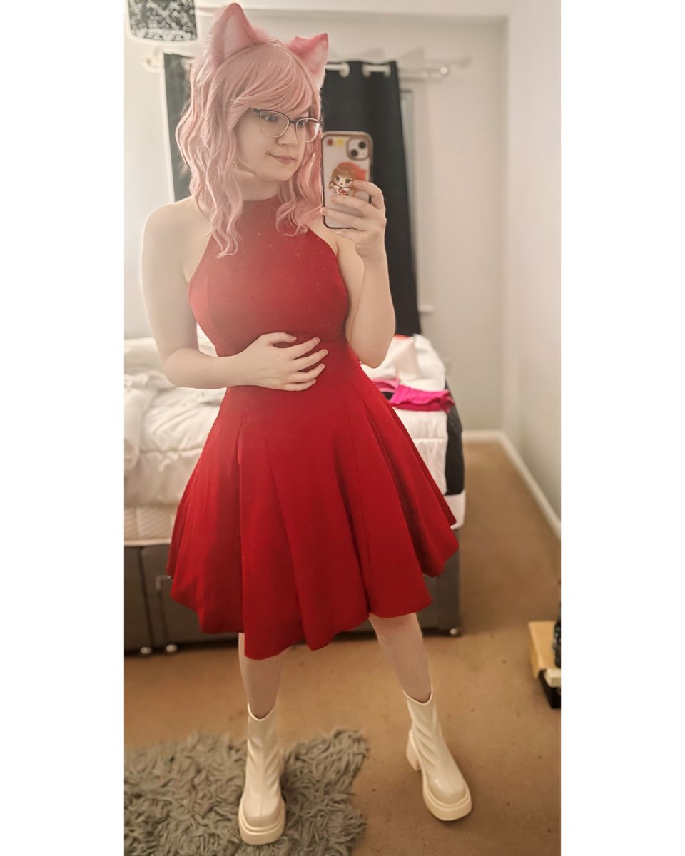 Got approved for a MCM Creator Pass ☺️ So I will be attending, however not sure on the day just yet I will be cosplay Amy hedgehog though, so very excited!