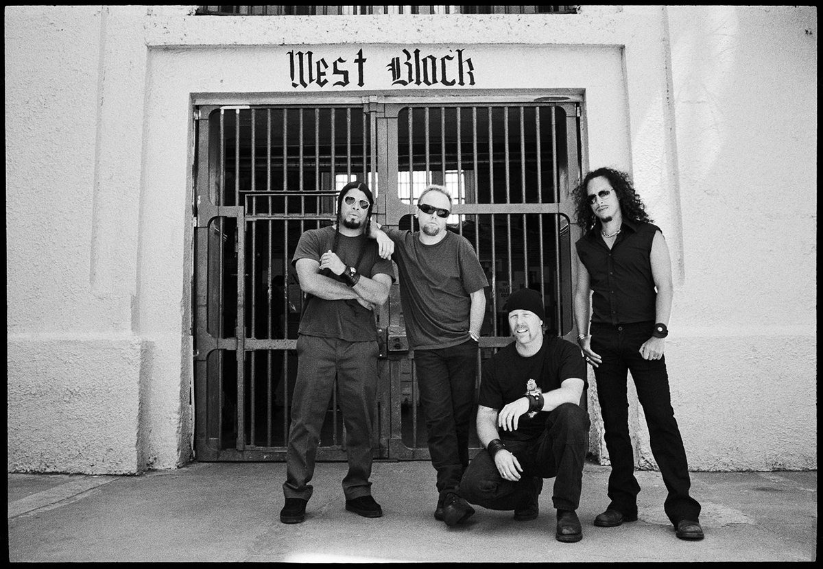 Metallica (San Quentin, 2003) 📸 - @Danny_Clinch transparentclinchgallery.com/collections/pr…