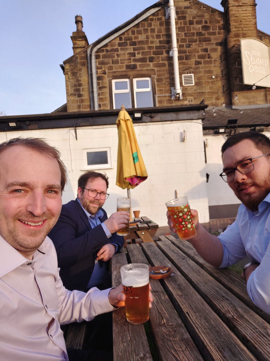 Post campaign pints with @argiles10 and @joeatkinson21. 

Good luck to all the #Conservative candidates tomorrow, especially @ACforWY and @MarcJonesLincs!

#voteblue #voteconservative #votetory #stopStarmer