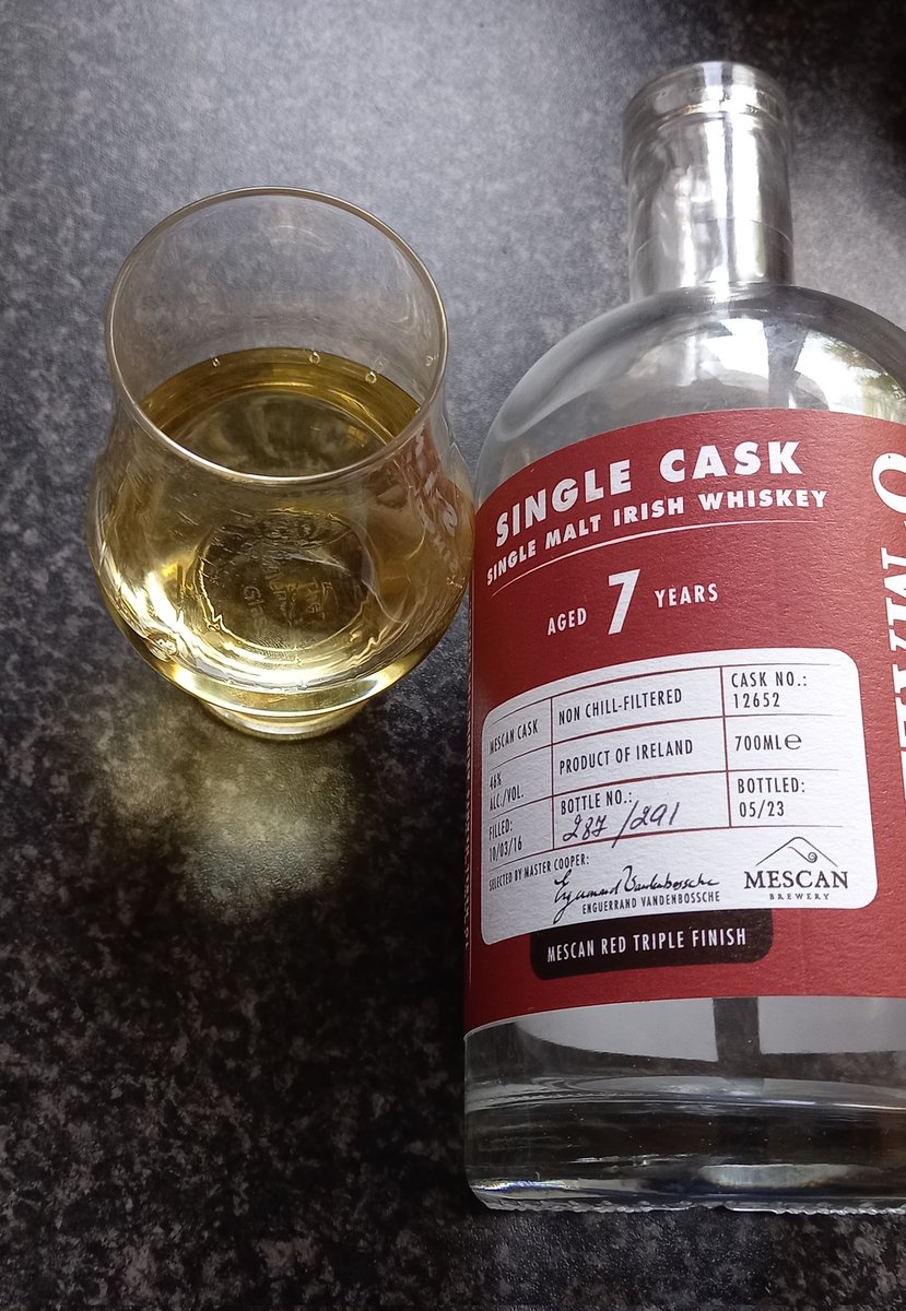 #BottleKill from #GraceOMalley 7yo #whiskey delish 46% #dram finished in @mescanbrewery #craftbeer barrels haven't seen any more around hopefully will change 🤞🥃 #DrinkIrish #Mayo 🤤