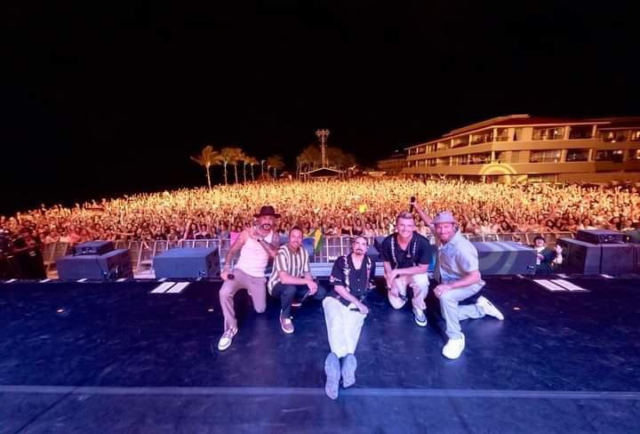 @backstreetboys U boys said u guys would go anywhere 4 us please go back 2 orlando florida Instead of cancun and do another homecoming concert and by the way let's do It next year 4 your anniversary #KTBSPA #BSBAtTheBeach #BSB32