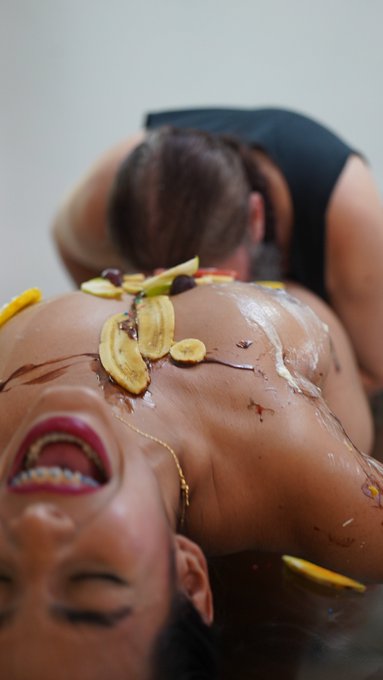 Havin a snack. https://t.co/1Xx3cOfTm3