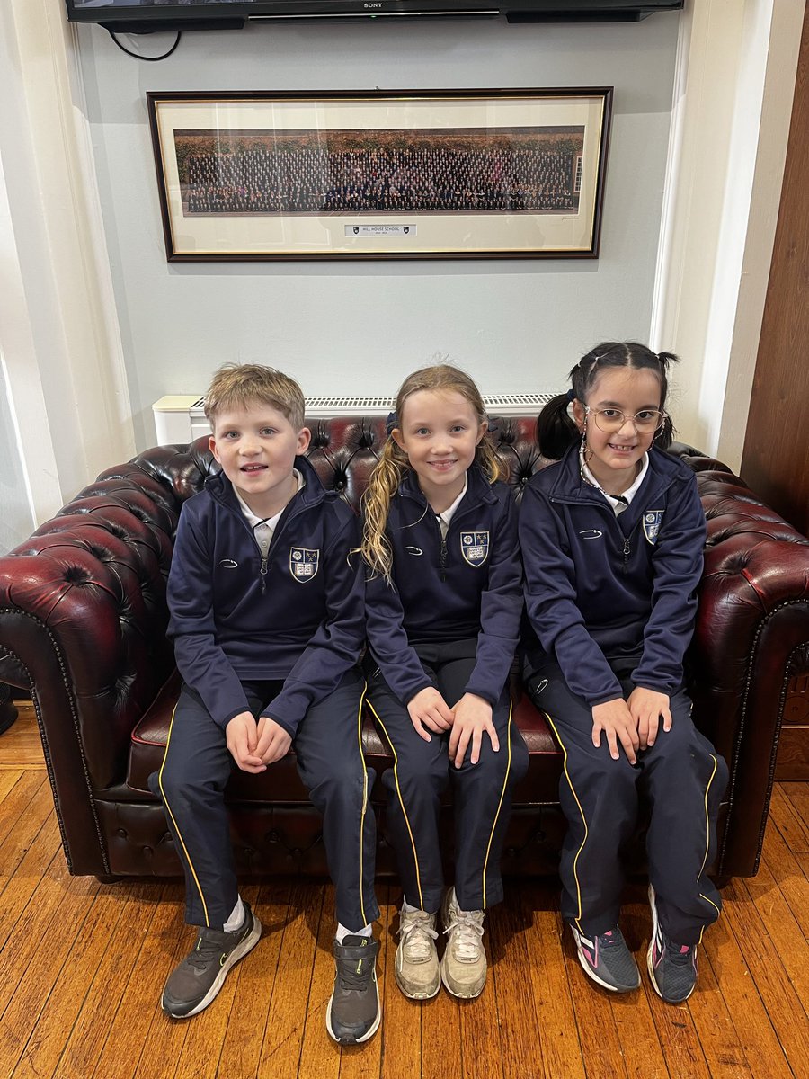 🎶Lunchtime Spotlight Concert🎶

We are very proud of Peter, Ayda, Isabel, Joshua, Annabelle and William for their lovely performances in the Lunchtime Spotlight Concert today! 

#TogetherWeCan #DoncasterIsGreat #SheffieldIsSuper @Music_HillHouse