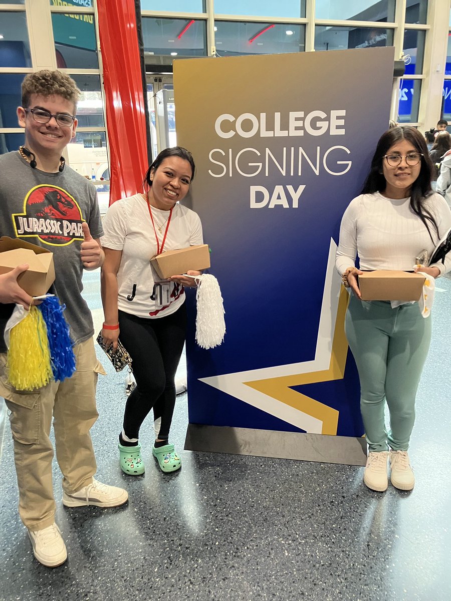 LAYC Career Academy tweet media