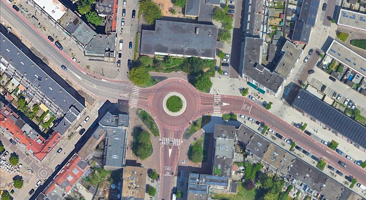 Şehirciliğin en güzel örneklerini görmek için herhangi bir Hollanda şehrinin dönel kavşak (roundabout) tasarımlarını, taşıt yolunu, bisiklet yolunu, yaya yolunu ve çevreyi inceleyebilirsiniz.