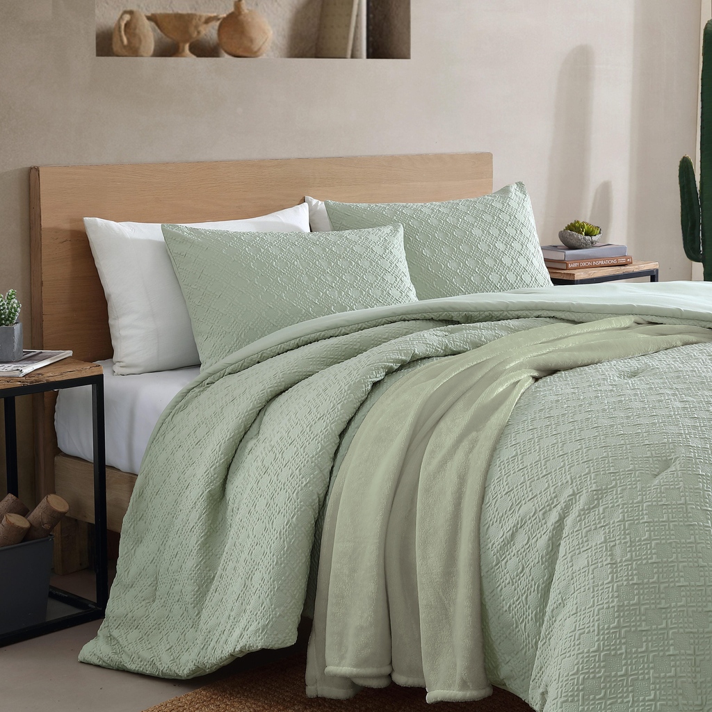 Who says you can't have it all? With the @Wrangler Sedona Geometric comforter, you can have both style and comfort in one package!

Available @Target - l8r.it/RY7u

#target #targetstyle #targetfinds #targethome #Wrangler